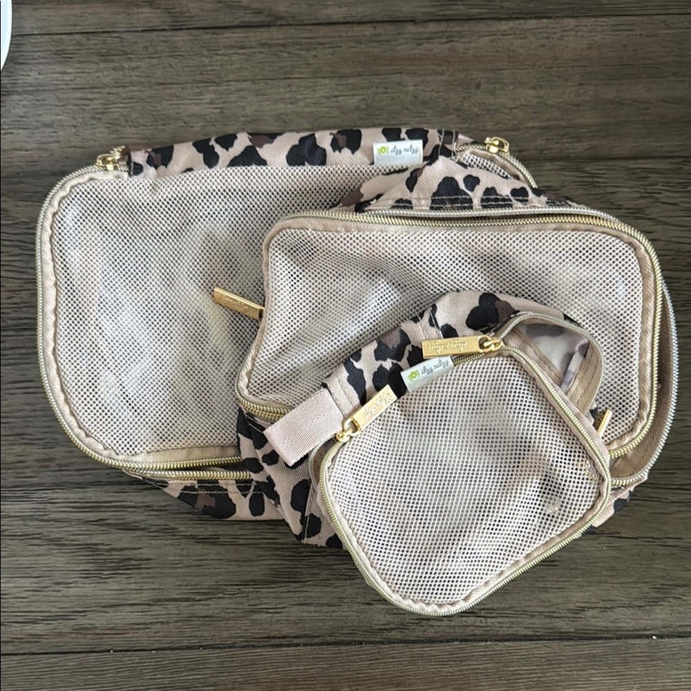 Itzy Ritzy Leopard Packing Cubes
